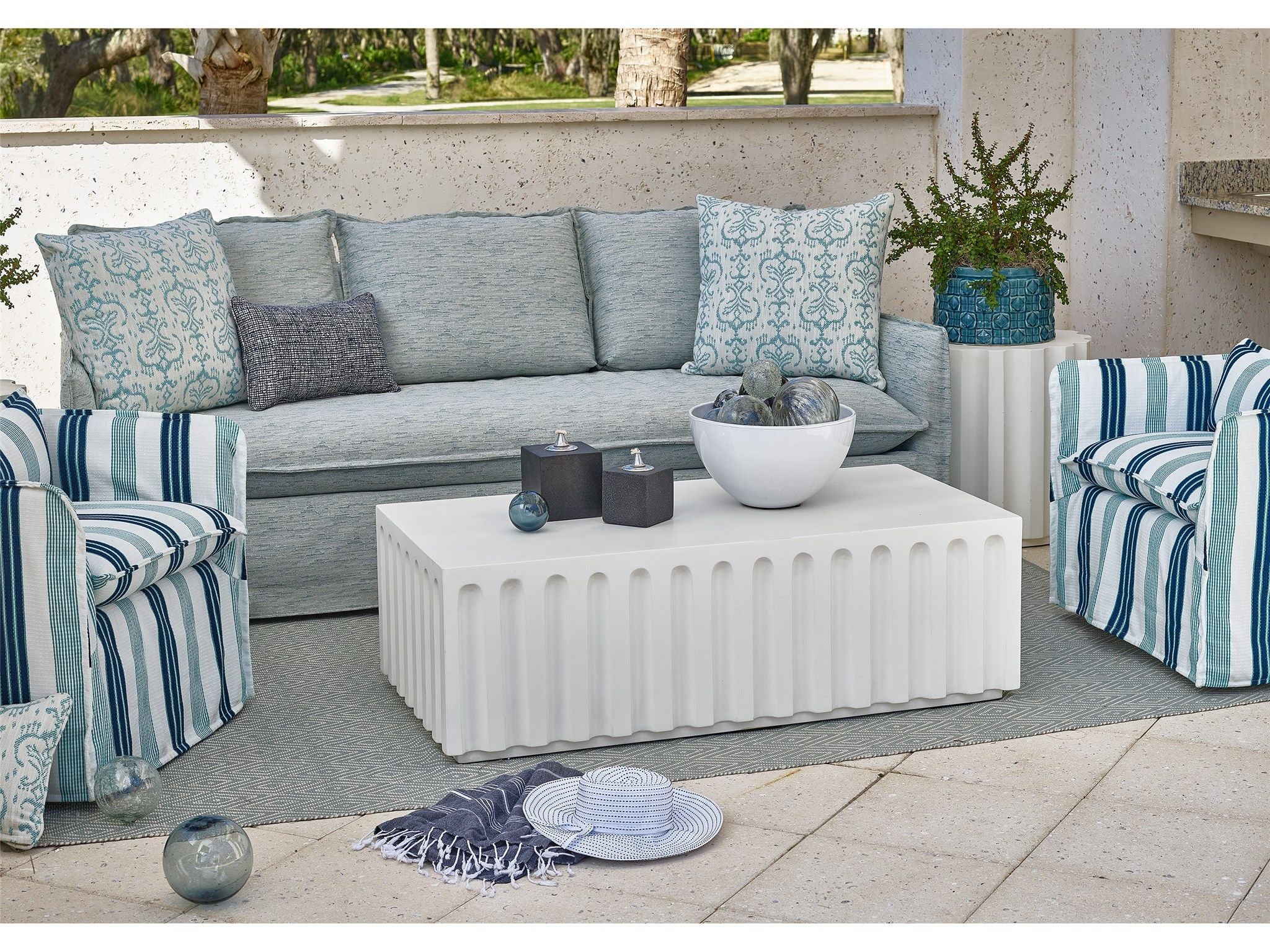 Coastal Living Outdoor / Edisto - Cocktail Table - White