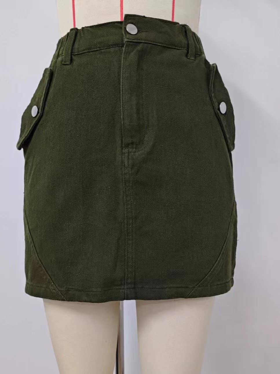 Elastic waist colored high rise cargo denim mini skirt: Beige / M
