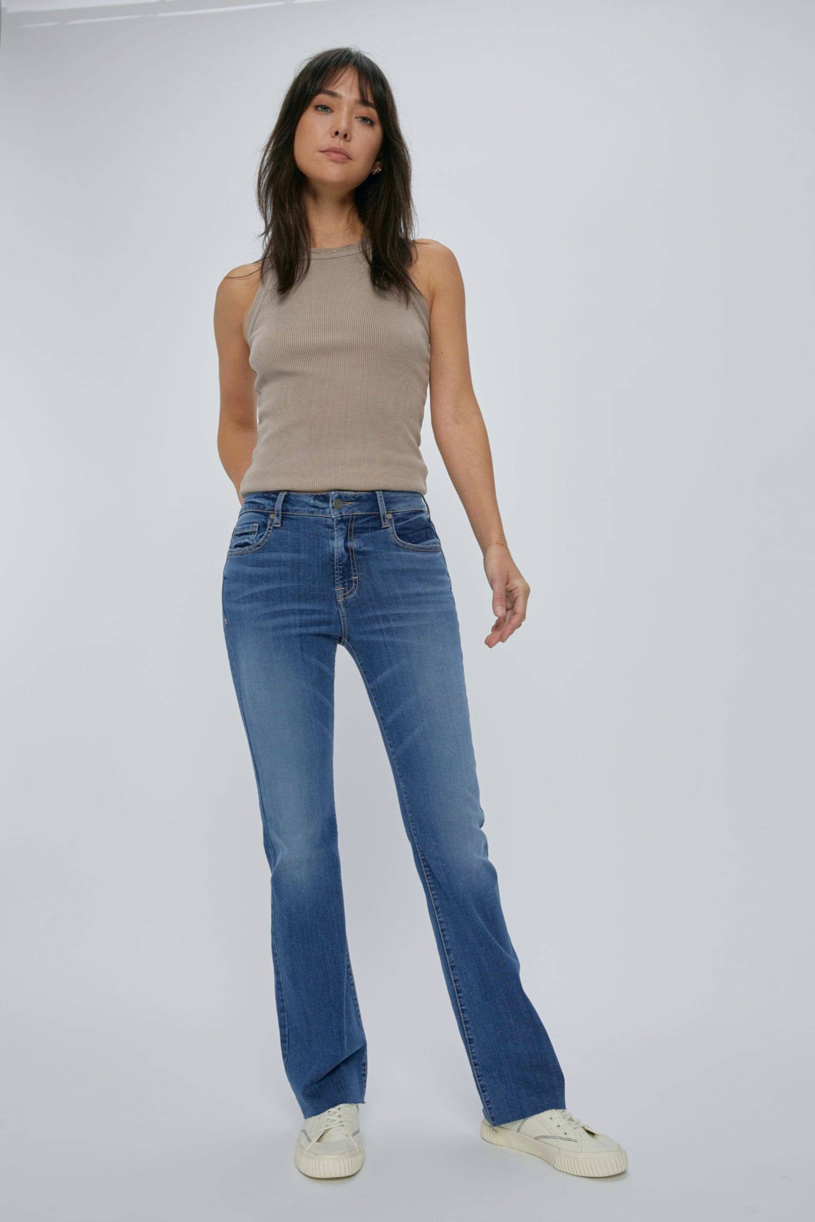 DARK WASH CLEAN STRETCH BOOTCUT: 25