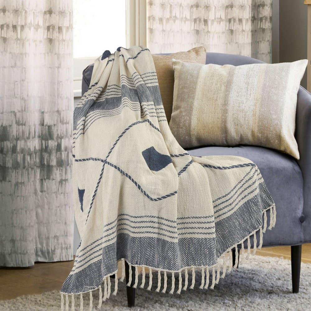 Coastal Edge Geometric Diamond Throw Blanket with Fringe: Blue/White