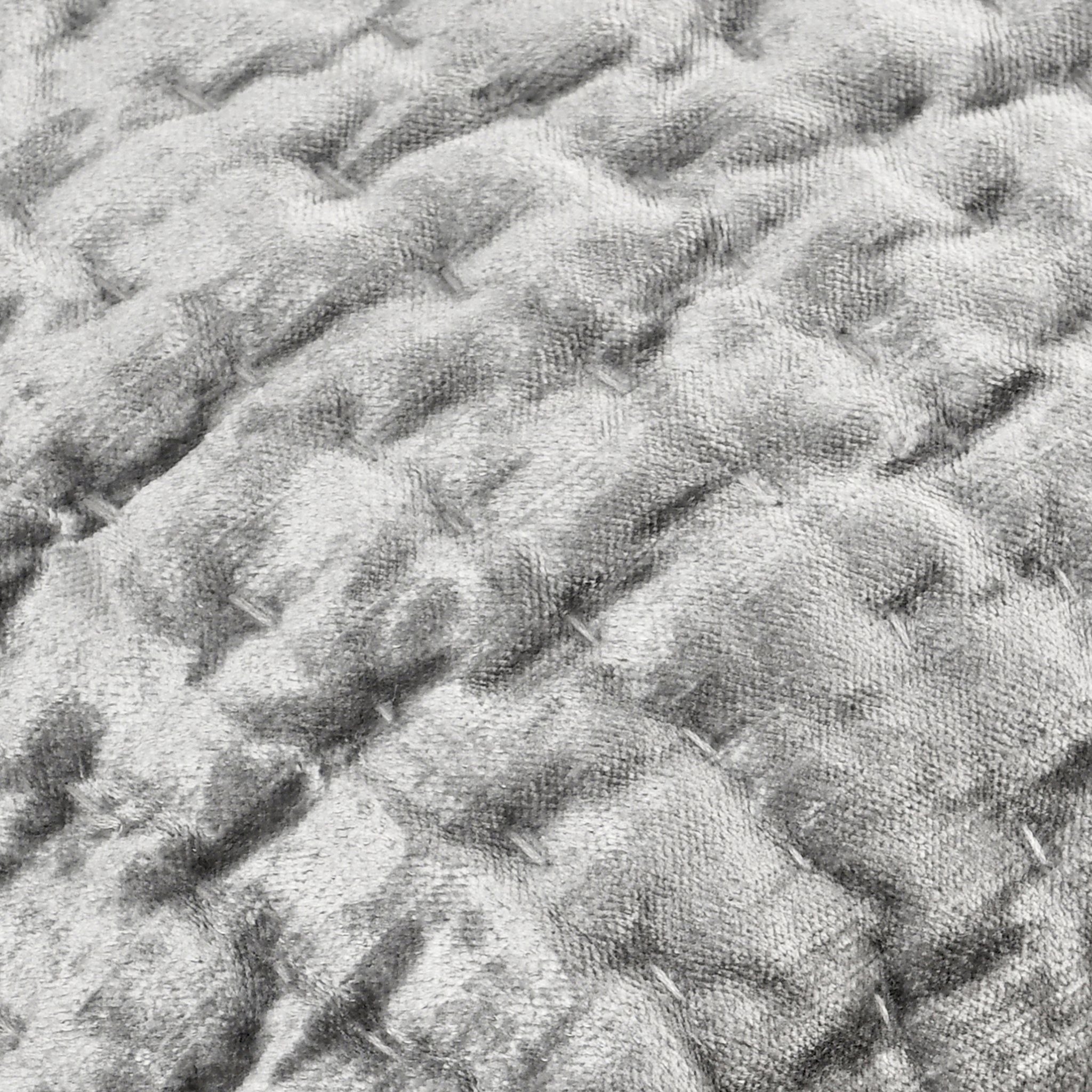 Bari - Velvet Quilt - Gray