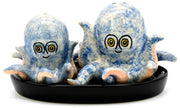SP918 SALT AND PEPPER SHAKER Octopus and black ceramic tray