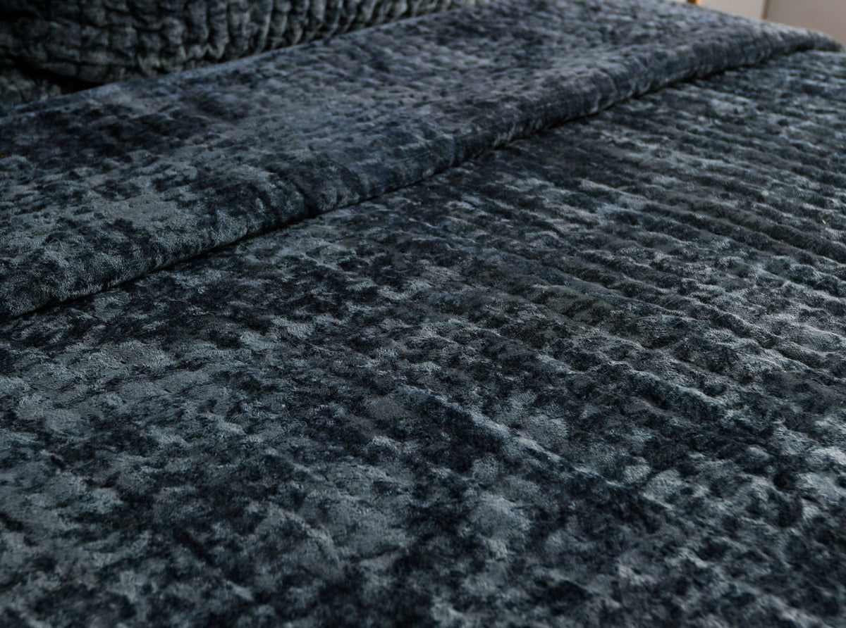 Bari - Velvet Quilt
