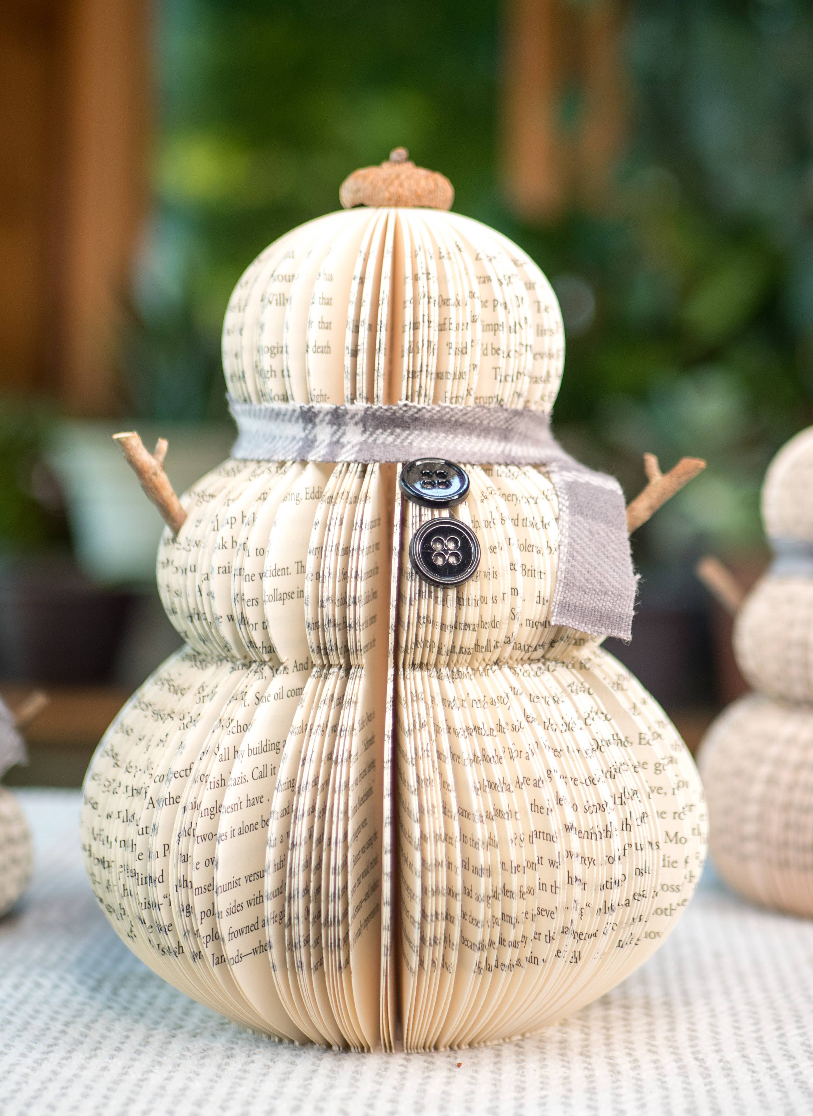 Book Page Snowman GrayChristmas Decor-Holiday Gift-Book Gift: Medium