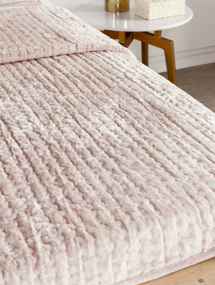 Bari - Velvet Quilt