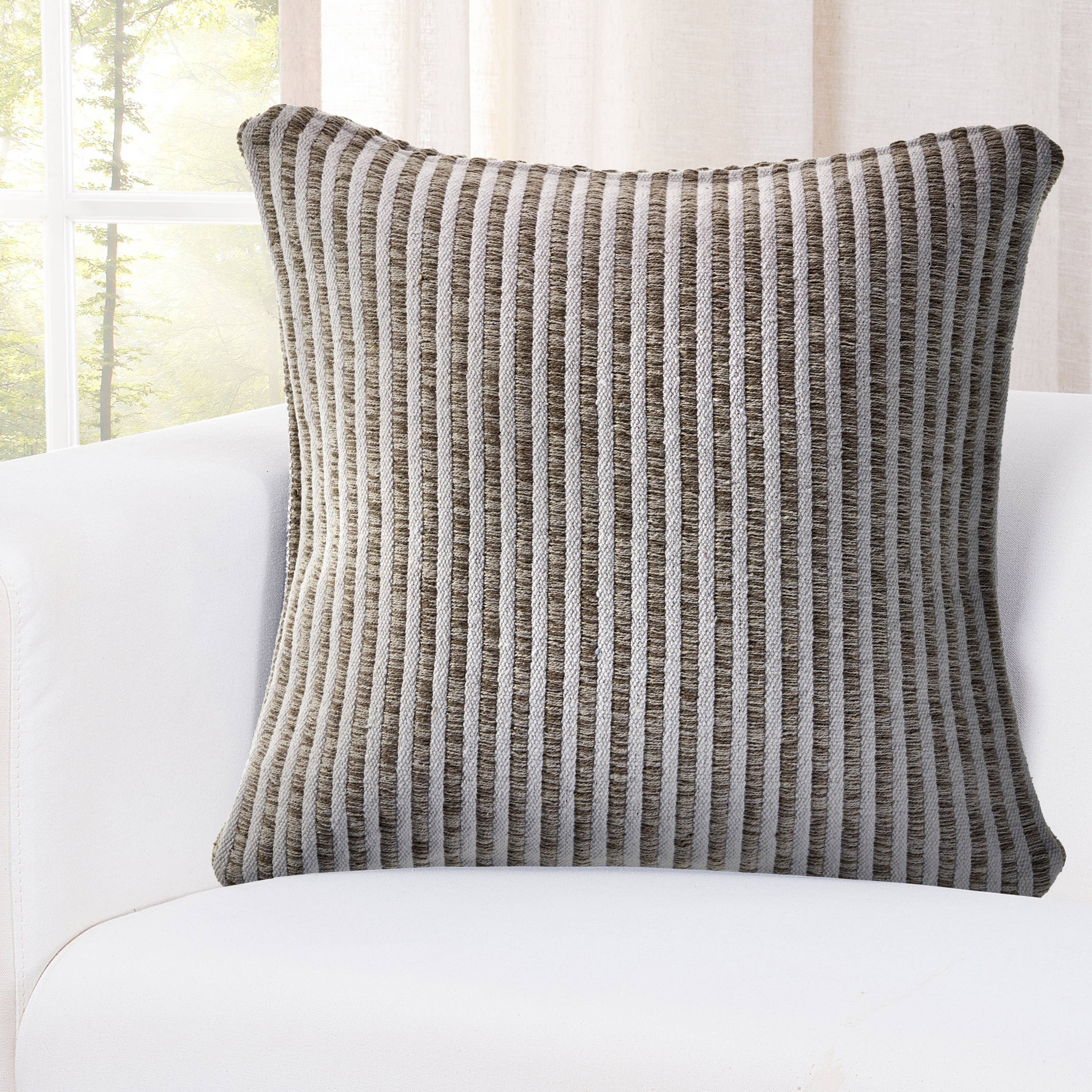 Metropolitan Striped Throw Pillow: Blue/White / Poly Filled