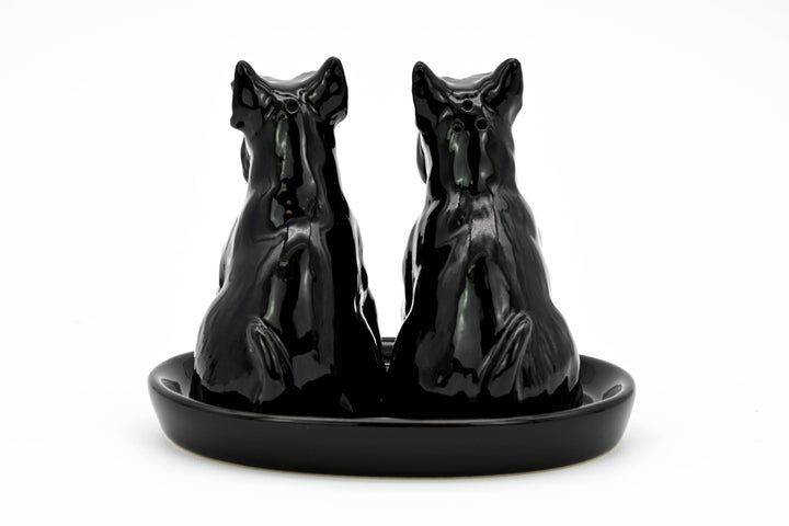 SP908 SALT AND PEPPER SHAKER Black Scottish terrier