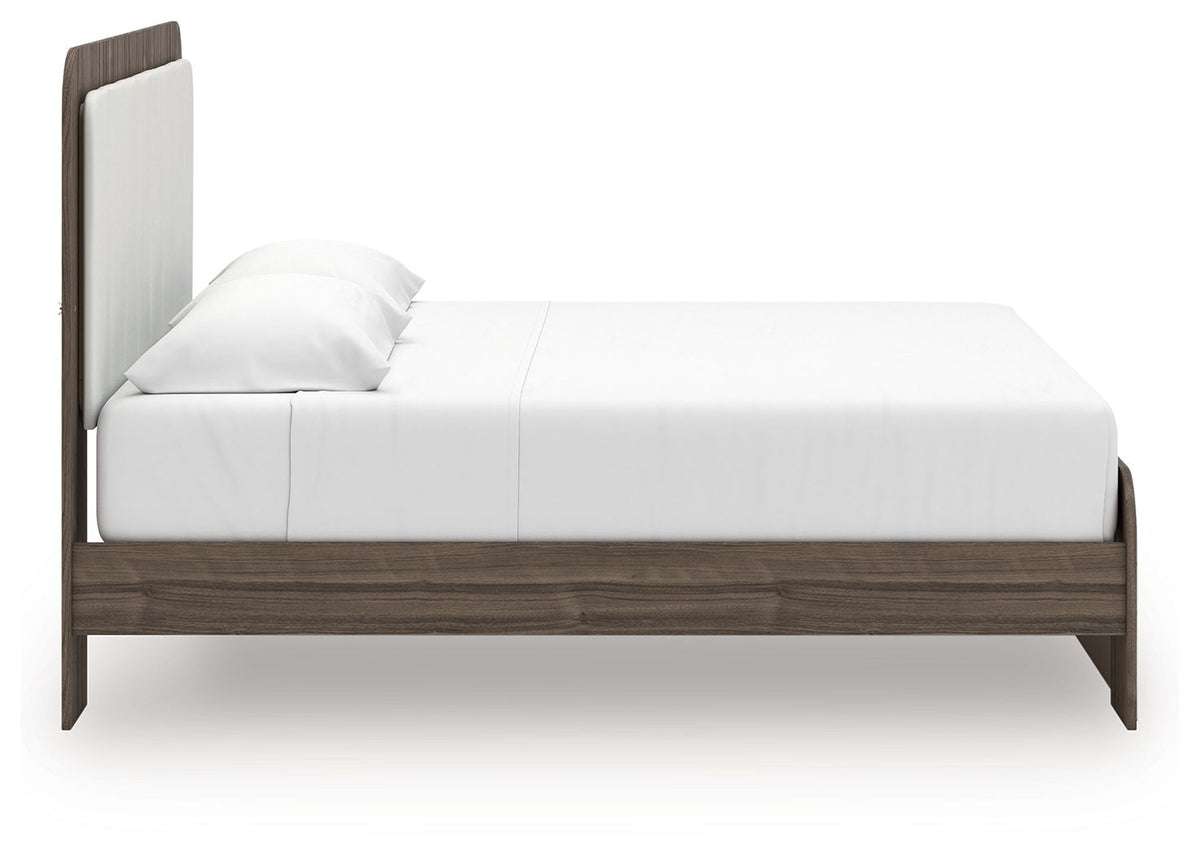 Kendanport - 4 Pc. - King Platform Bed, Dresser, Mirror And Nightstand - Brown / White