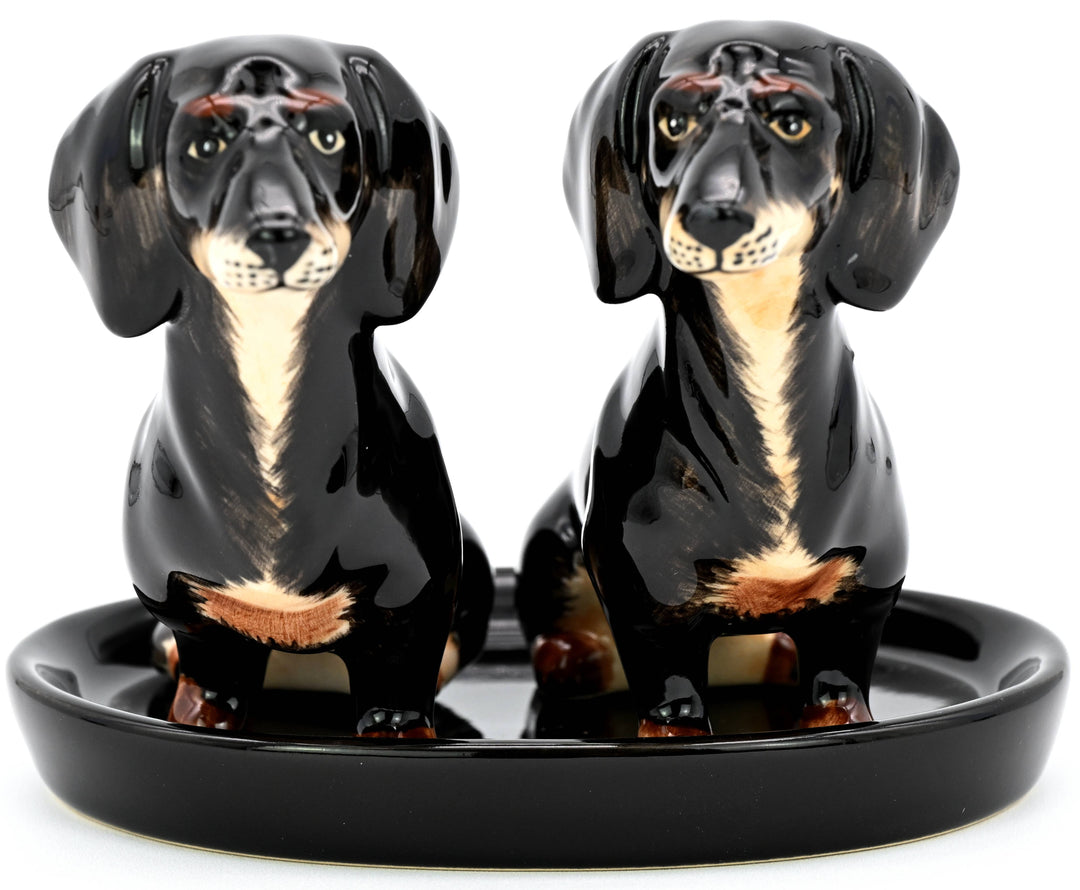 SP955 SALT AND PEPPER SHAKER Dachshund(black)