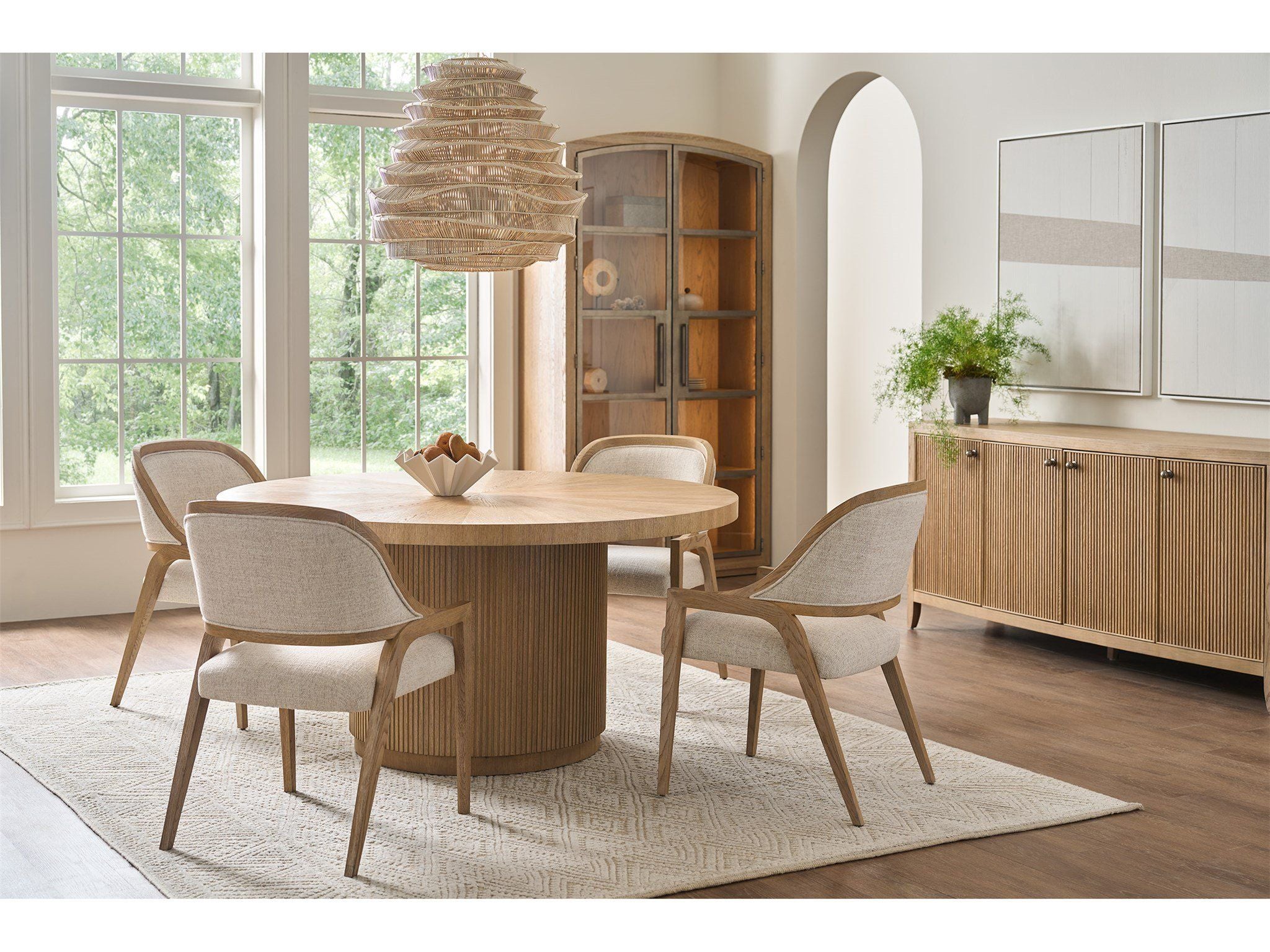 Avaline - Carmen Round Table
