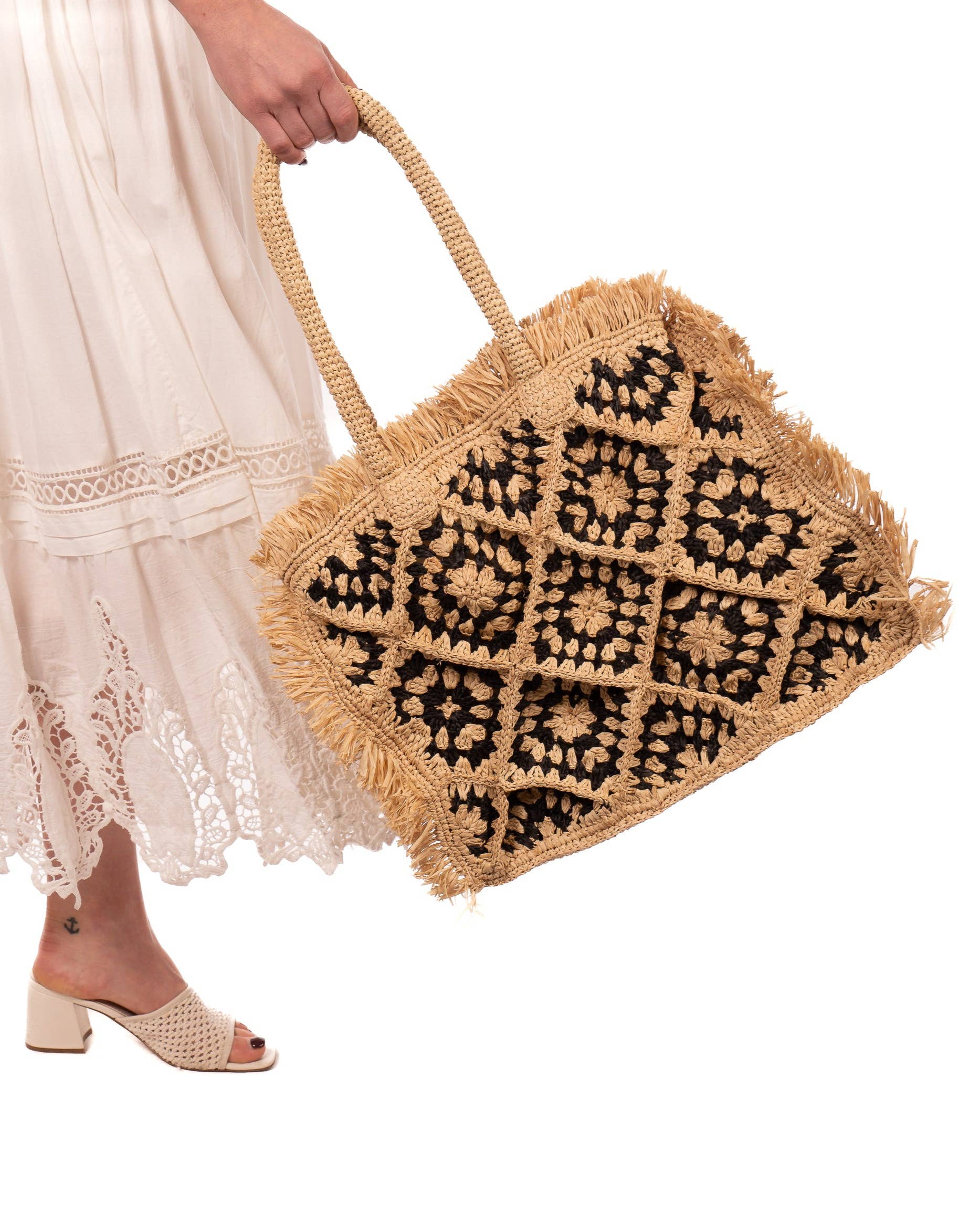 Leo Crochet Granny Square Pattern Fringed Straw Shoulder Bag: Cappuccino & Natural