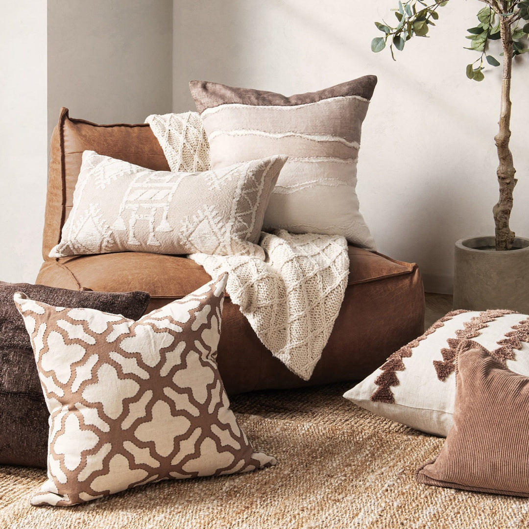 Abbey - LN Pillow