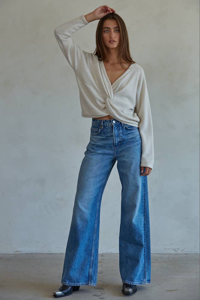 RJ3302 | Knit V-Neck Twist Detail Pullover Reversible Top: Clay / L