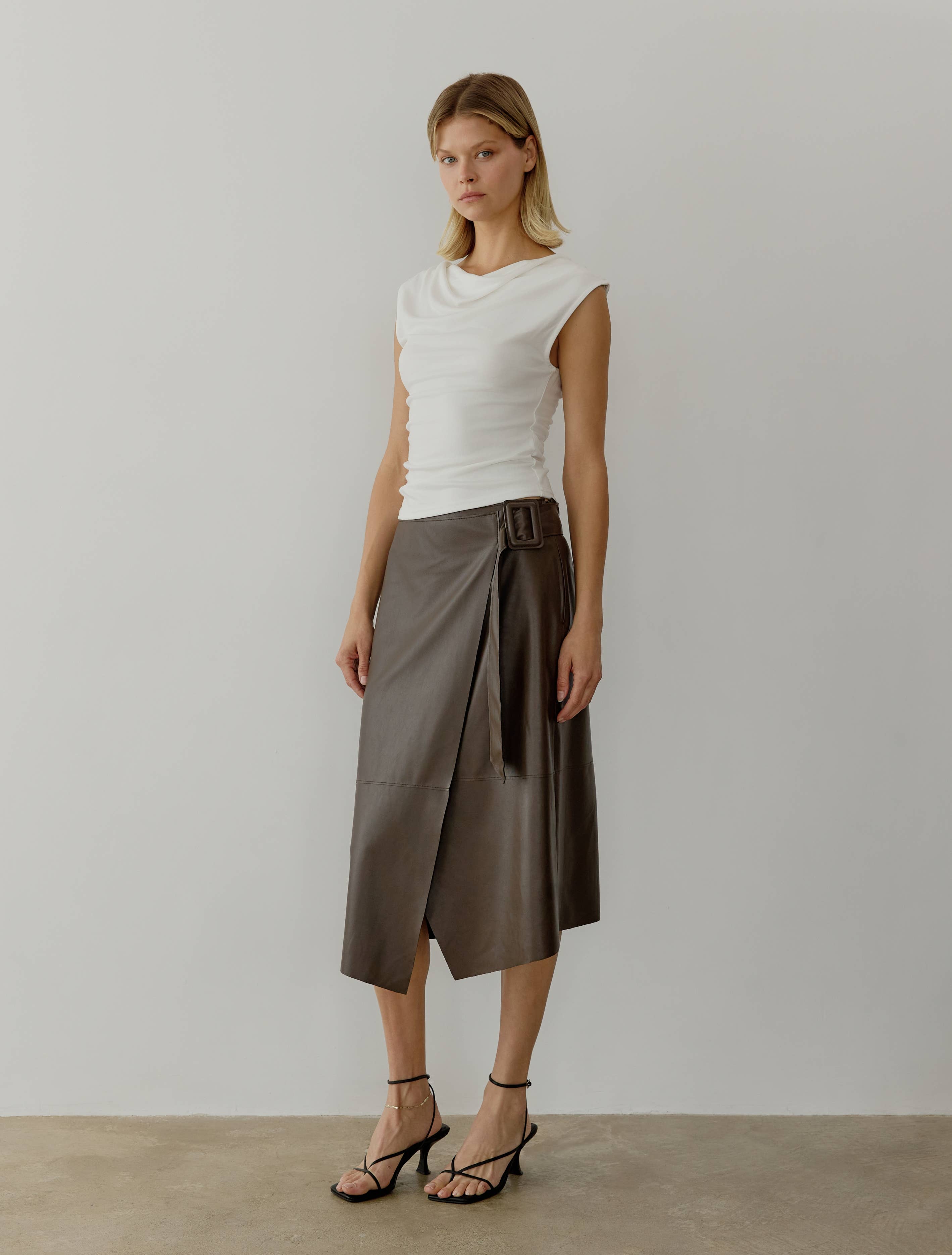 The Ali Top | Cowl Neck Sleeveless Top: BLACK / LARGE