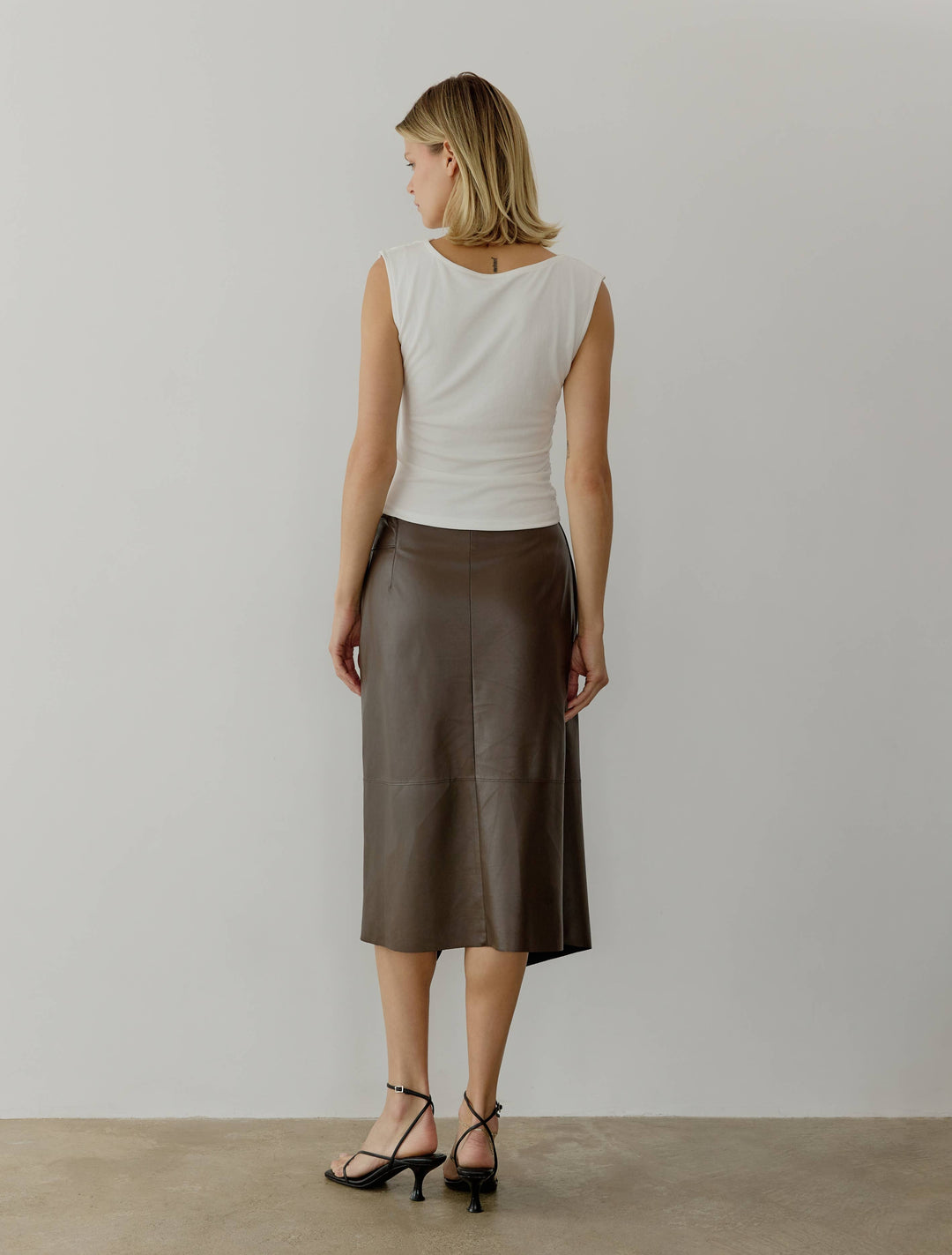 The Ali Top | Cowl Neck Sleeveless Top: BLACK / LARGE