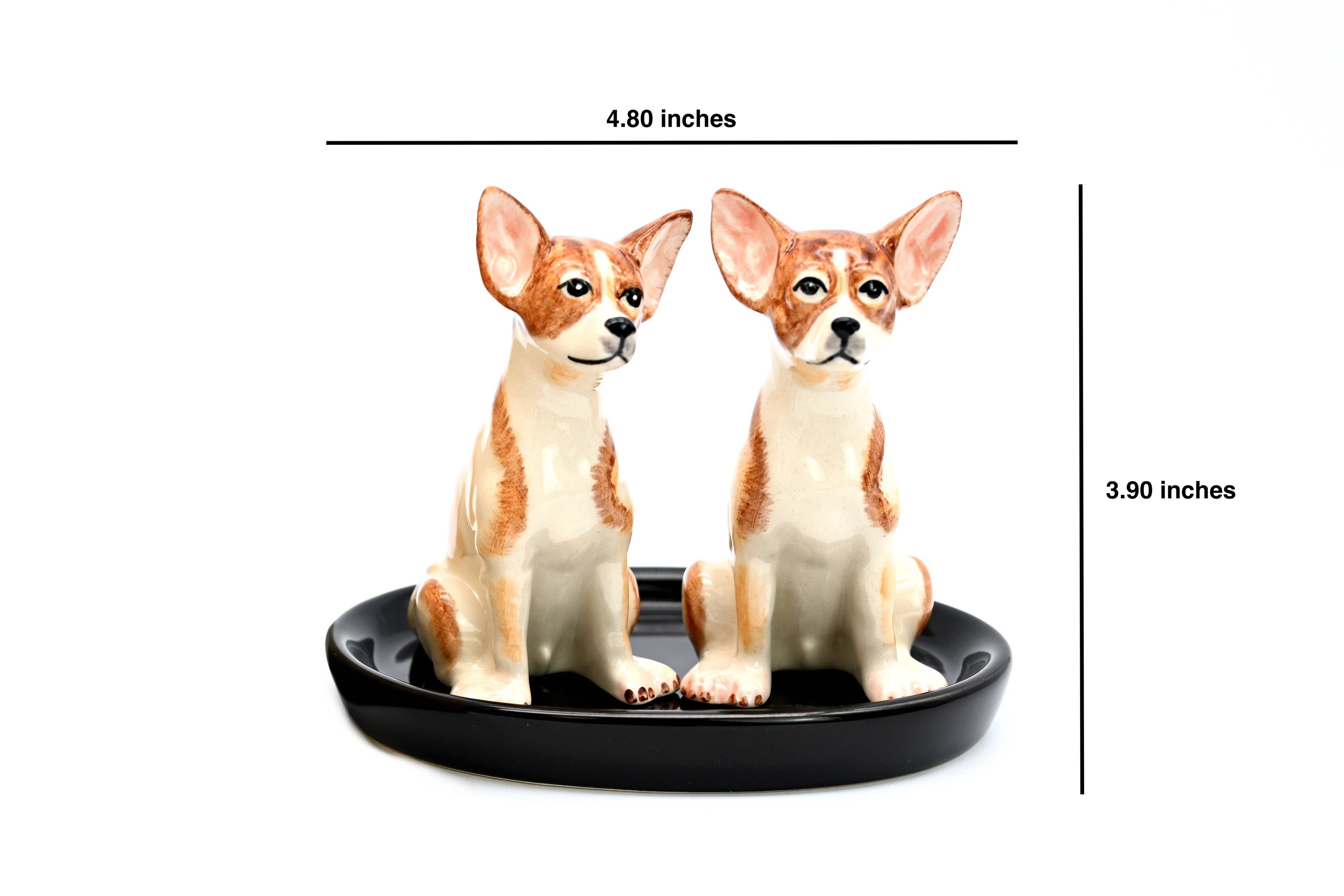 SP917 SALT AND PEPPER SHAKER Chihuahua