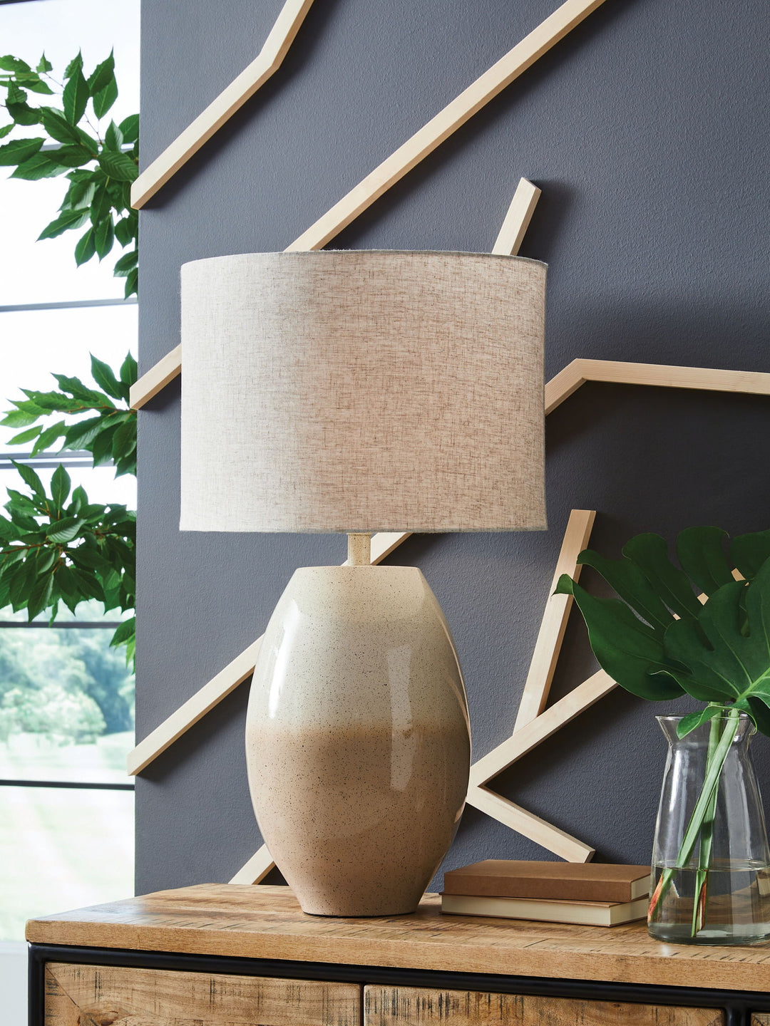 Linas - Cream / Beige - Metal Table Lamp