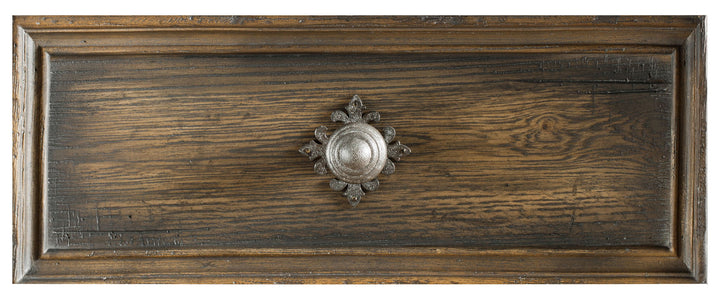 Hill Country - Williamson 9-Drawer Dresser