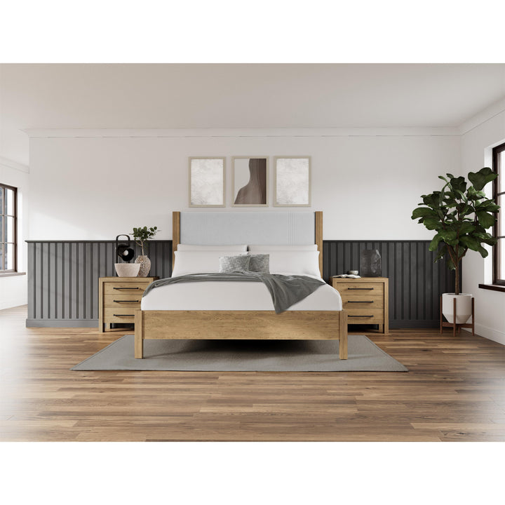 Davie - Upholstered Bed