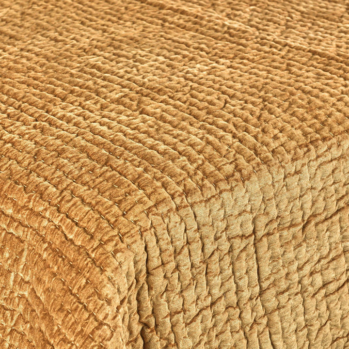 Bari - Velvet Quilt