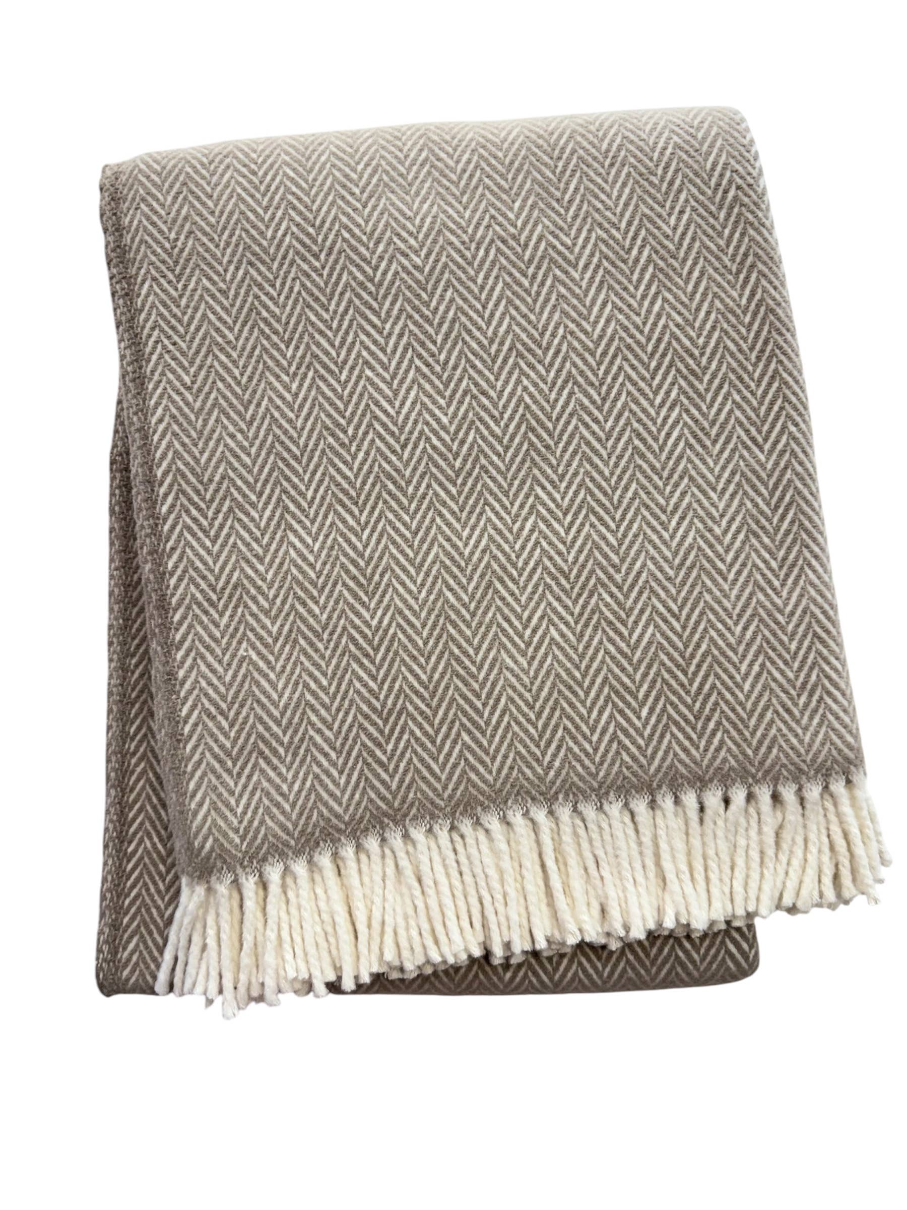 355 - Herringbone Plush Throw: Sage