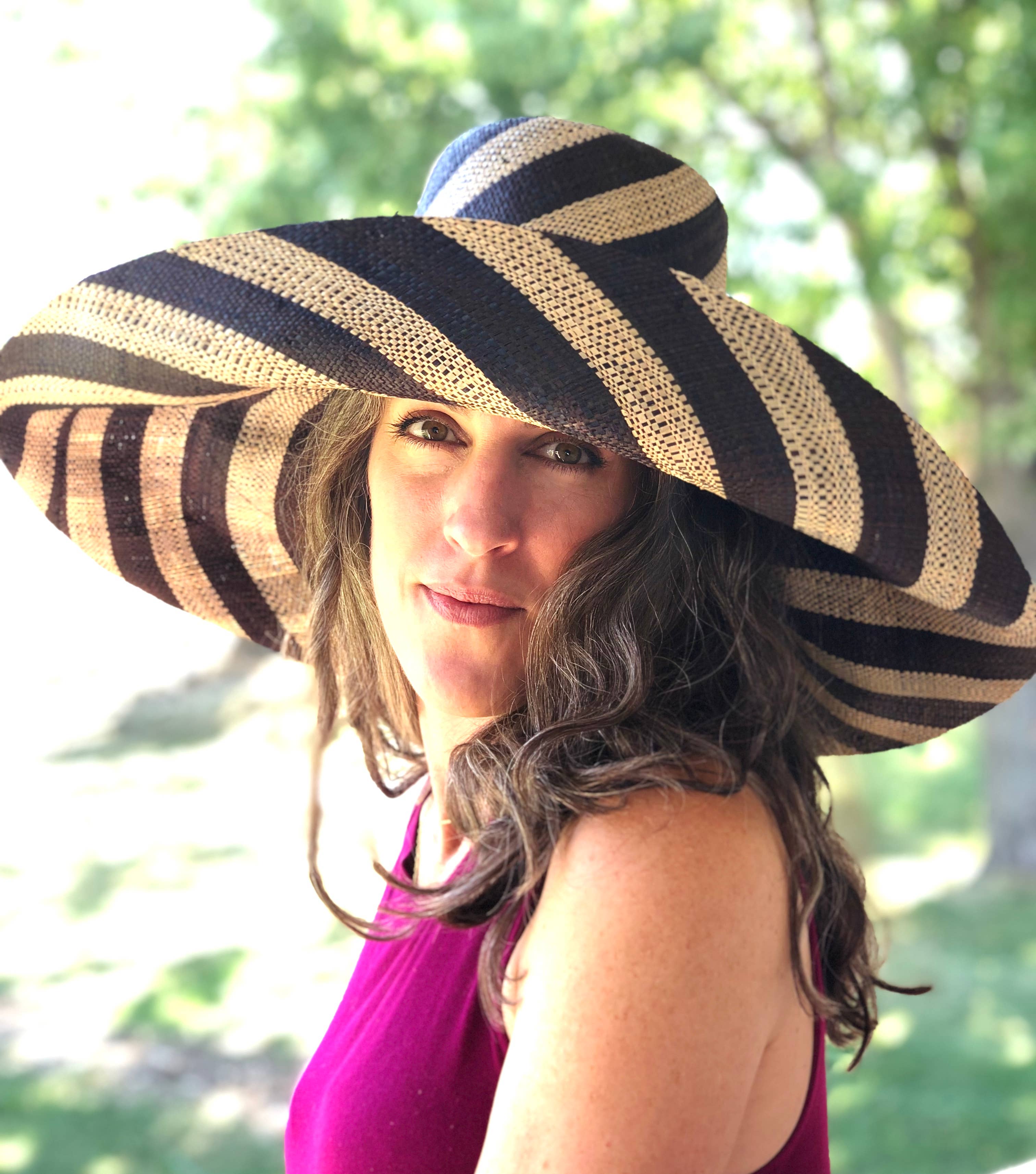 Sun Hats: Colored Stripes Packable 5" & 7" Brim Raffia Straw: 7"Brim / Black Swirl