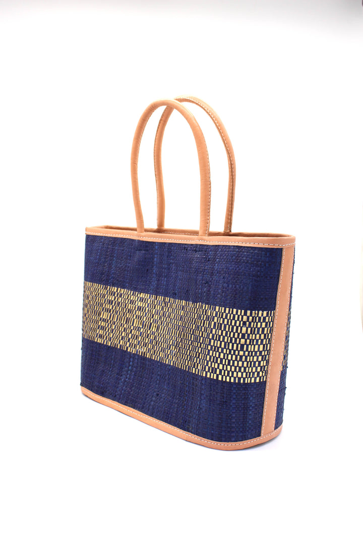 Wynwood Straw Tote Handbag with Metallic Detailing: Blue / Large