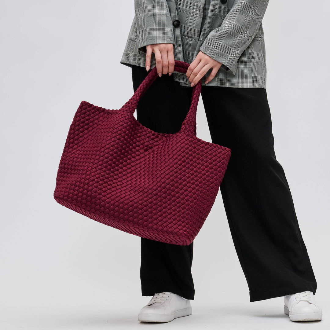 Sky's The Limit - Large Woven Neoprene Tote: Navy Nude