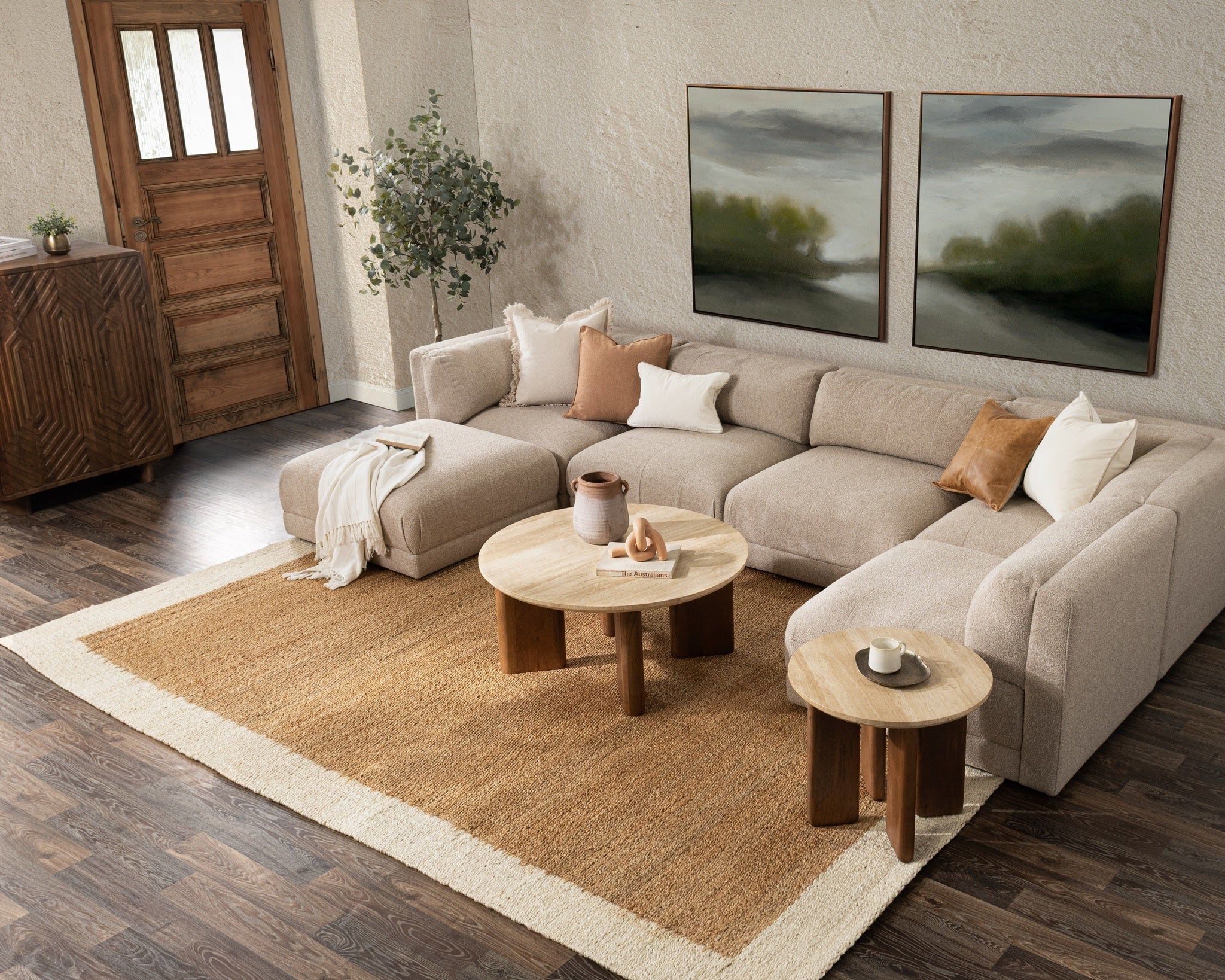 Idella - Travertine Round Table
