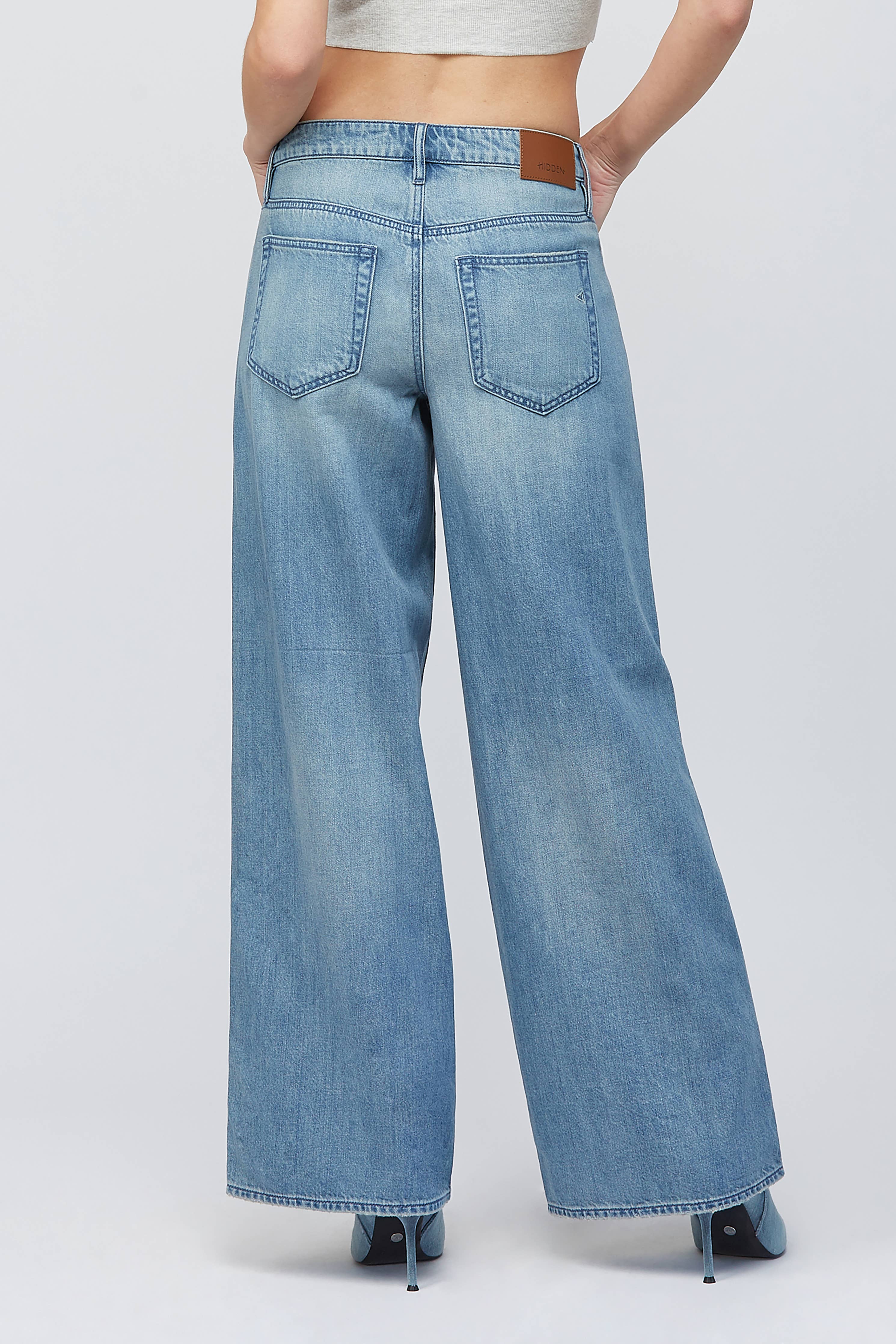 Medium Light Super Soft 32" Inseam Wideleg: 27