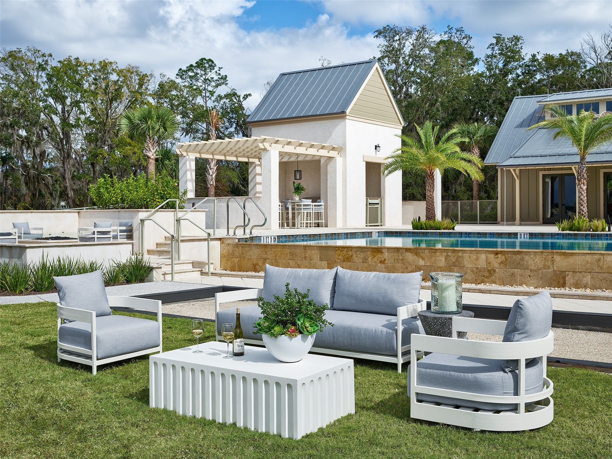 Coastal Living Outdoor / Edisto - Cocktail Table - White