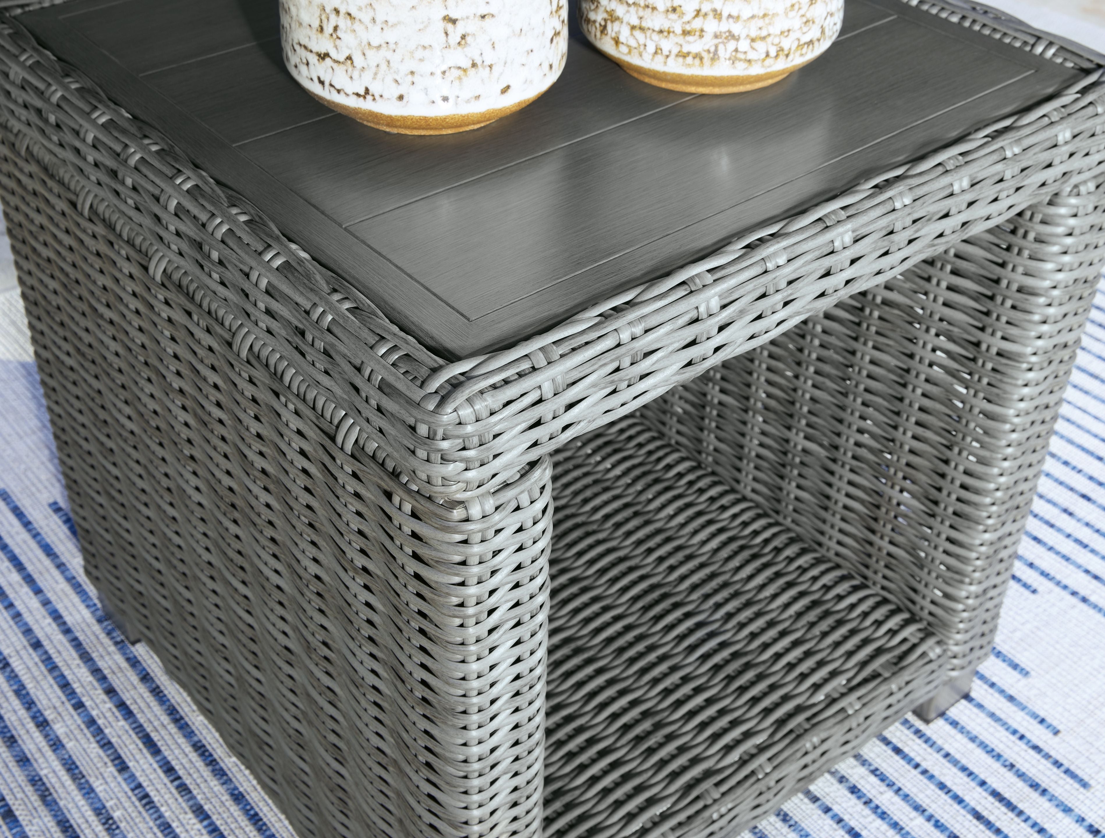 Elite Park - Square End Table - Gray