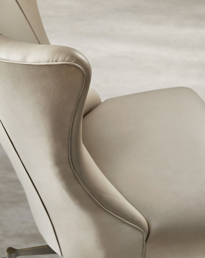 Lynn - Swivel Chair
