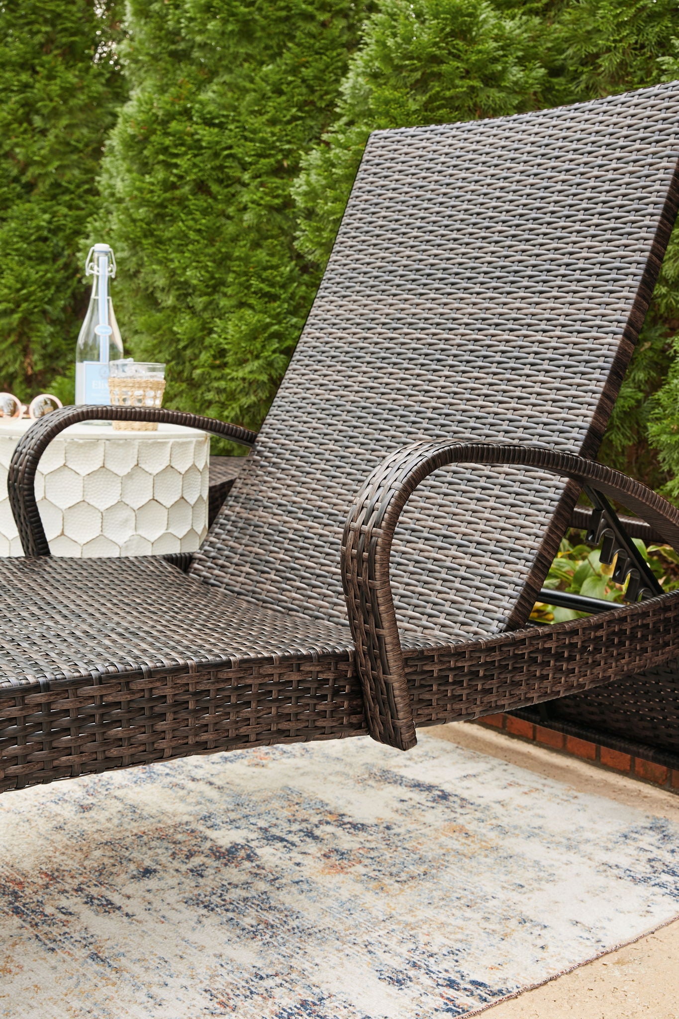 Kantana - Chaise Lounge (Set of 2) - Brown