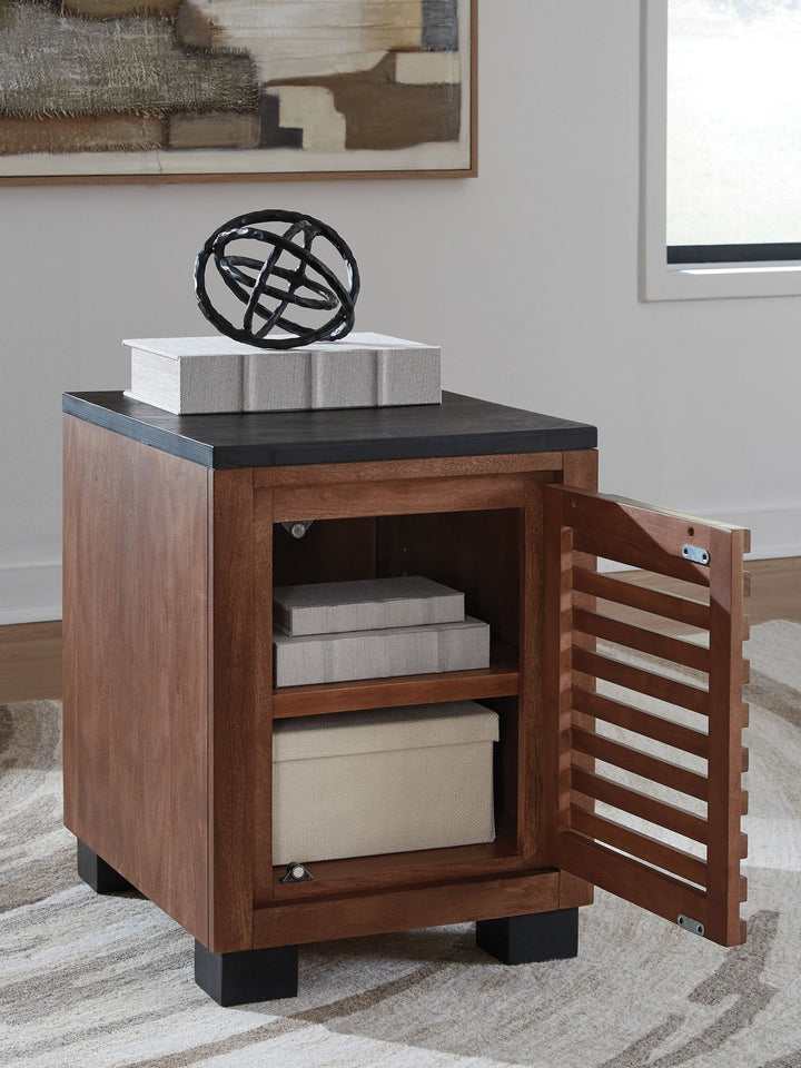 Kallari - Warm Brown / Black - Chair Side End Table