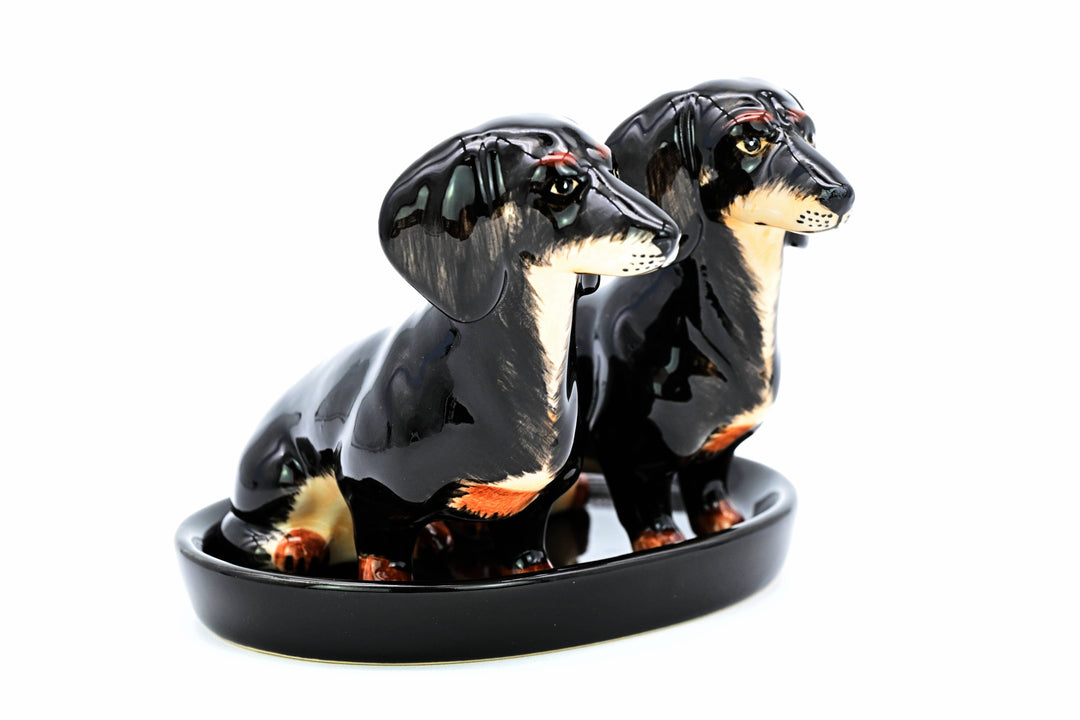 SP955 SALT AND PEPPER SHAKER Dachshund(black)