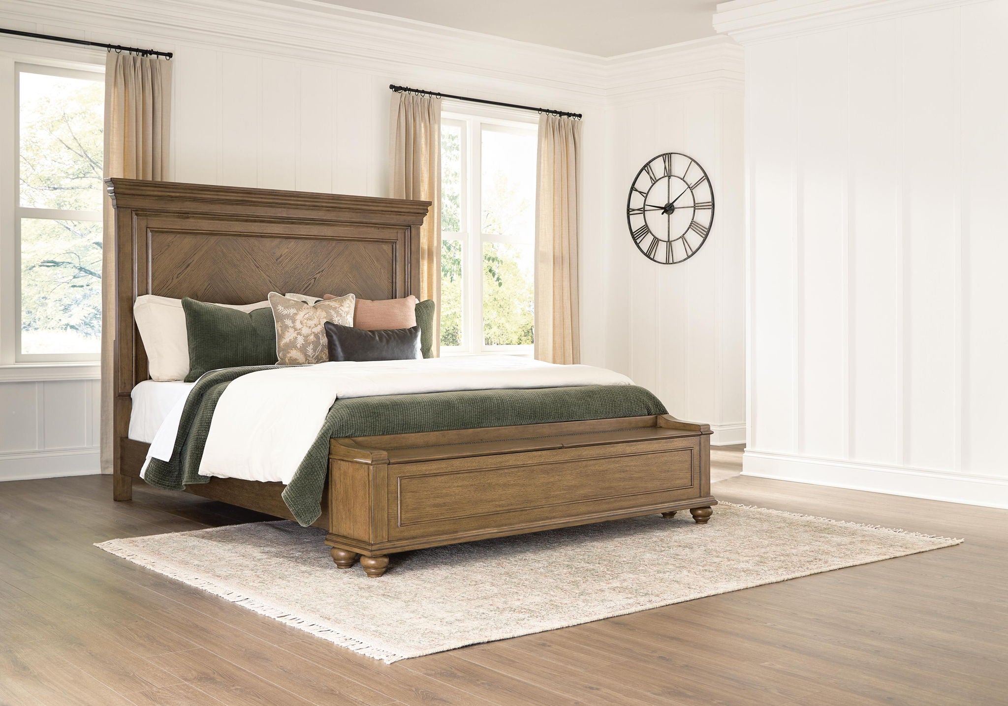 Karallin - Panel Storage Bed
