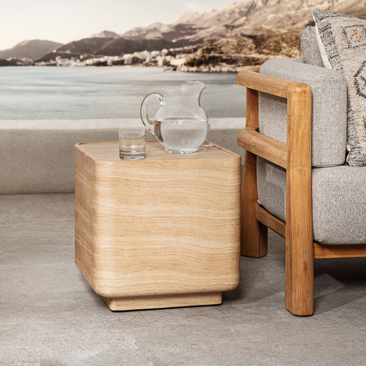 Romana - Outdoor Table