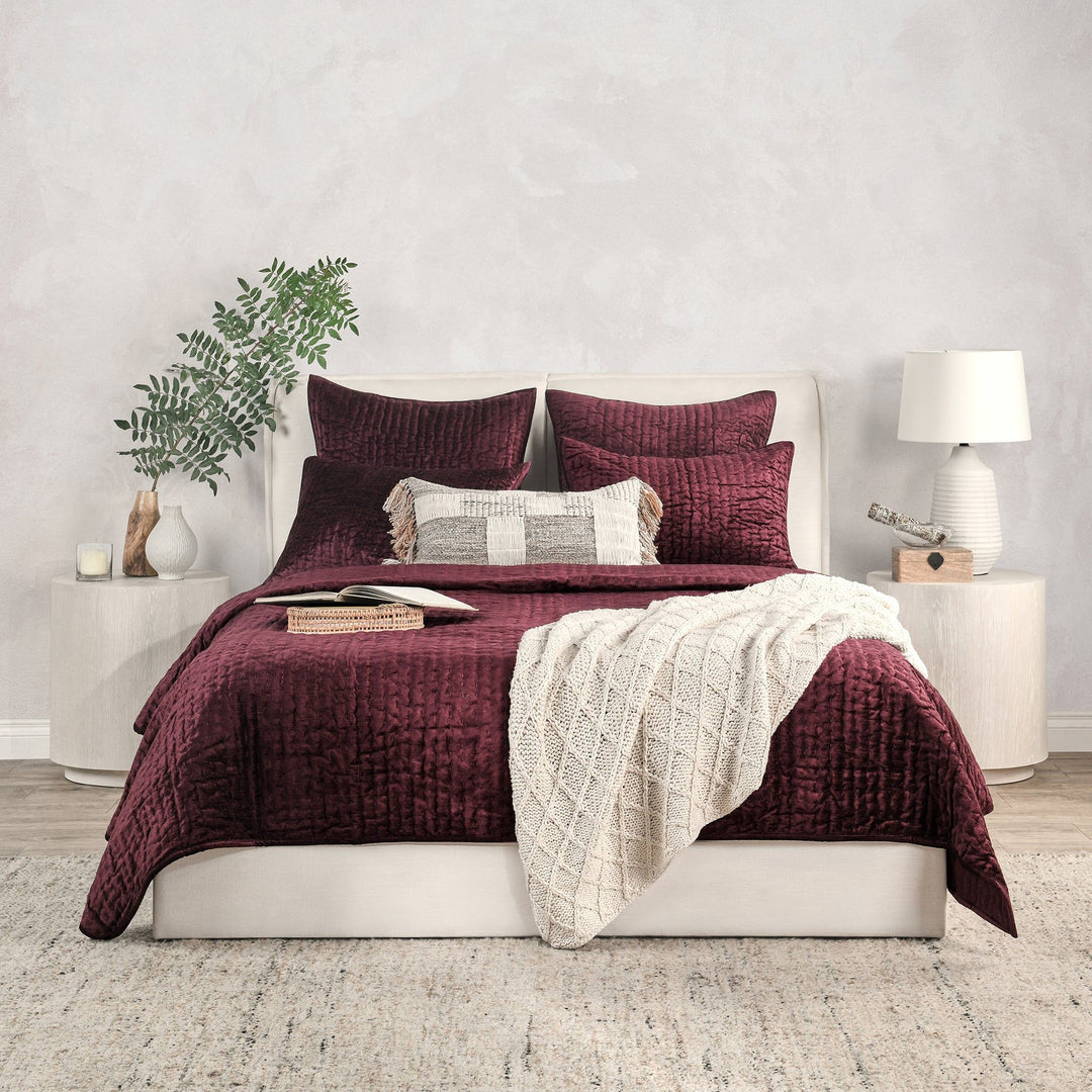 Bari - Velvet Quilt