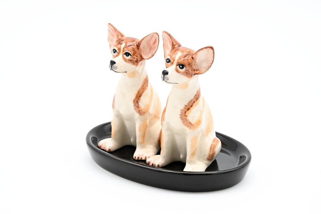 SP917 SALT AND PEPPER SHAKER Chihuahua