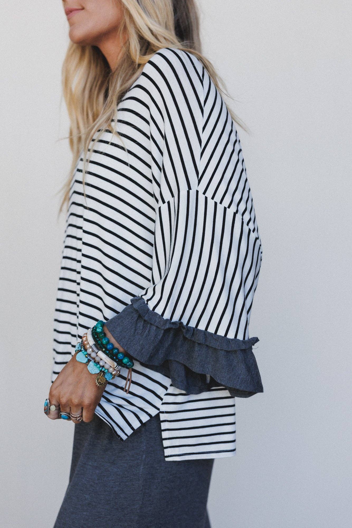 Time To Be Set - Off White Charcoal: Off White Charcoal / L