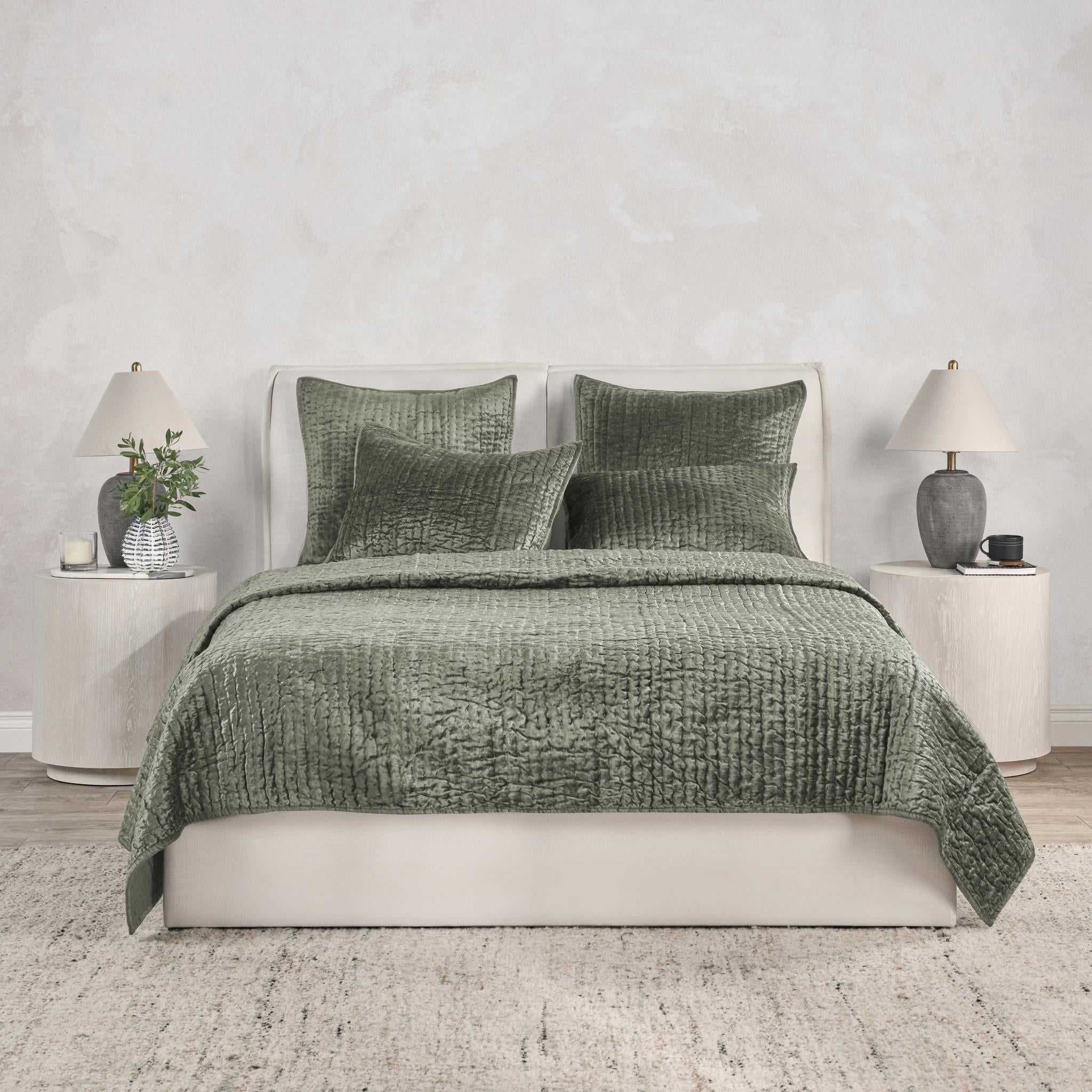 Bari - Velvet Quilt - Sage