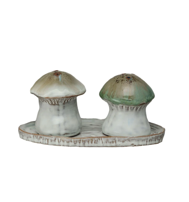 STONEWARE SALT & PEPPER W/TRAY