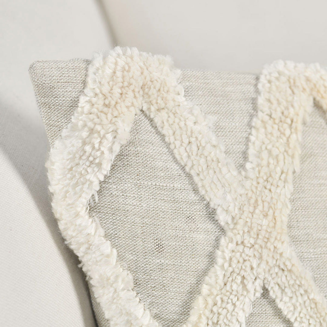 Intrigue - Ellett Pillow 16' x 36' - Natural / Ivory