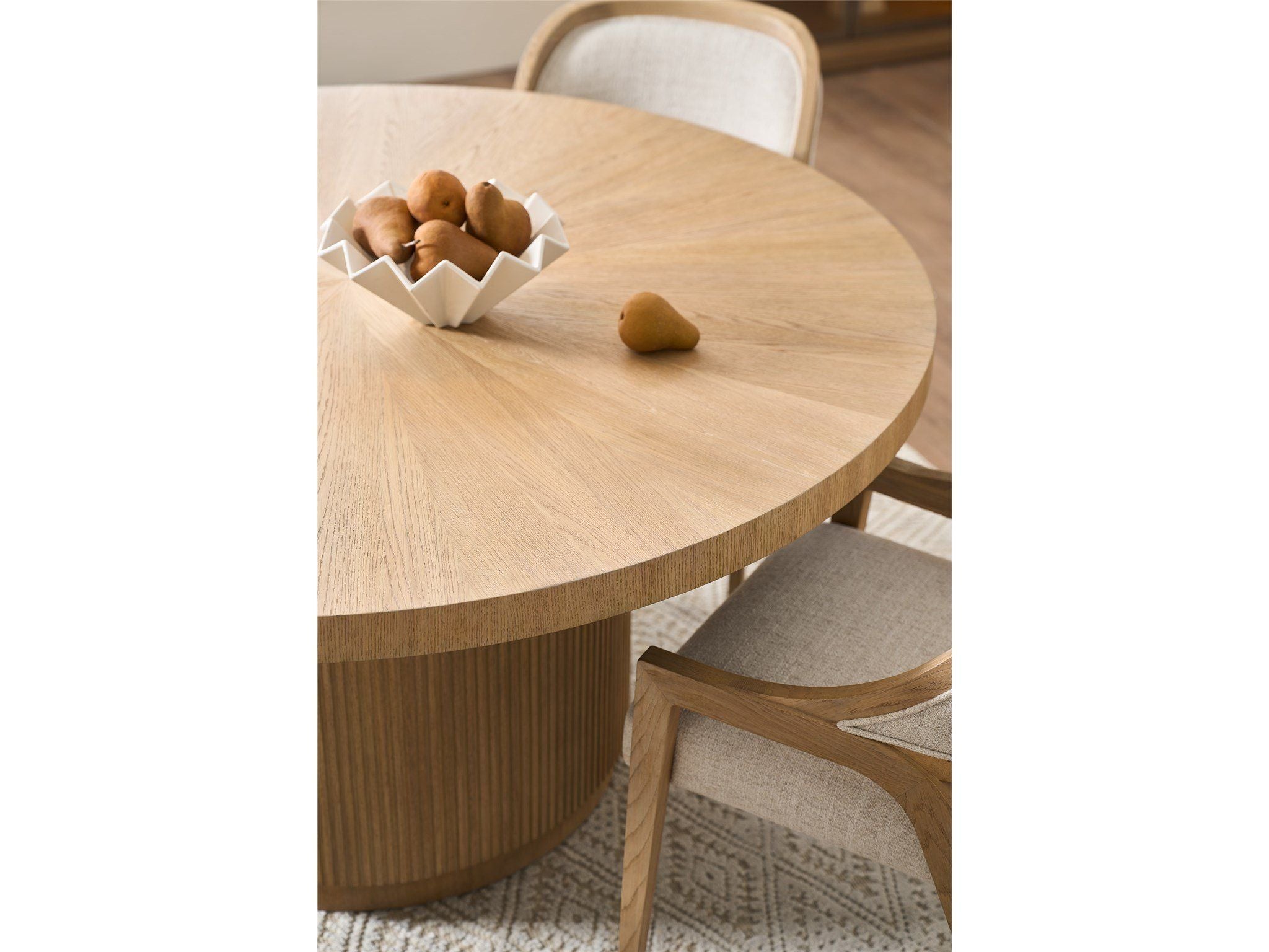Avaline - Carmen Round Table