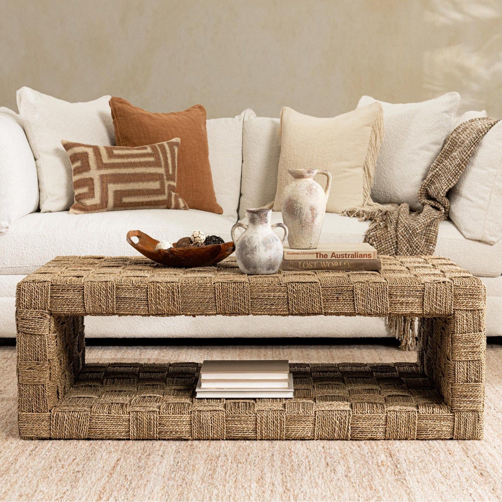 Neyla - Table