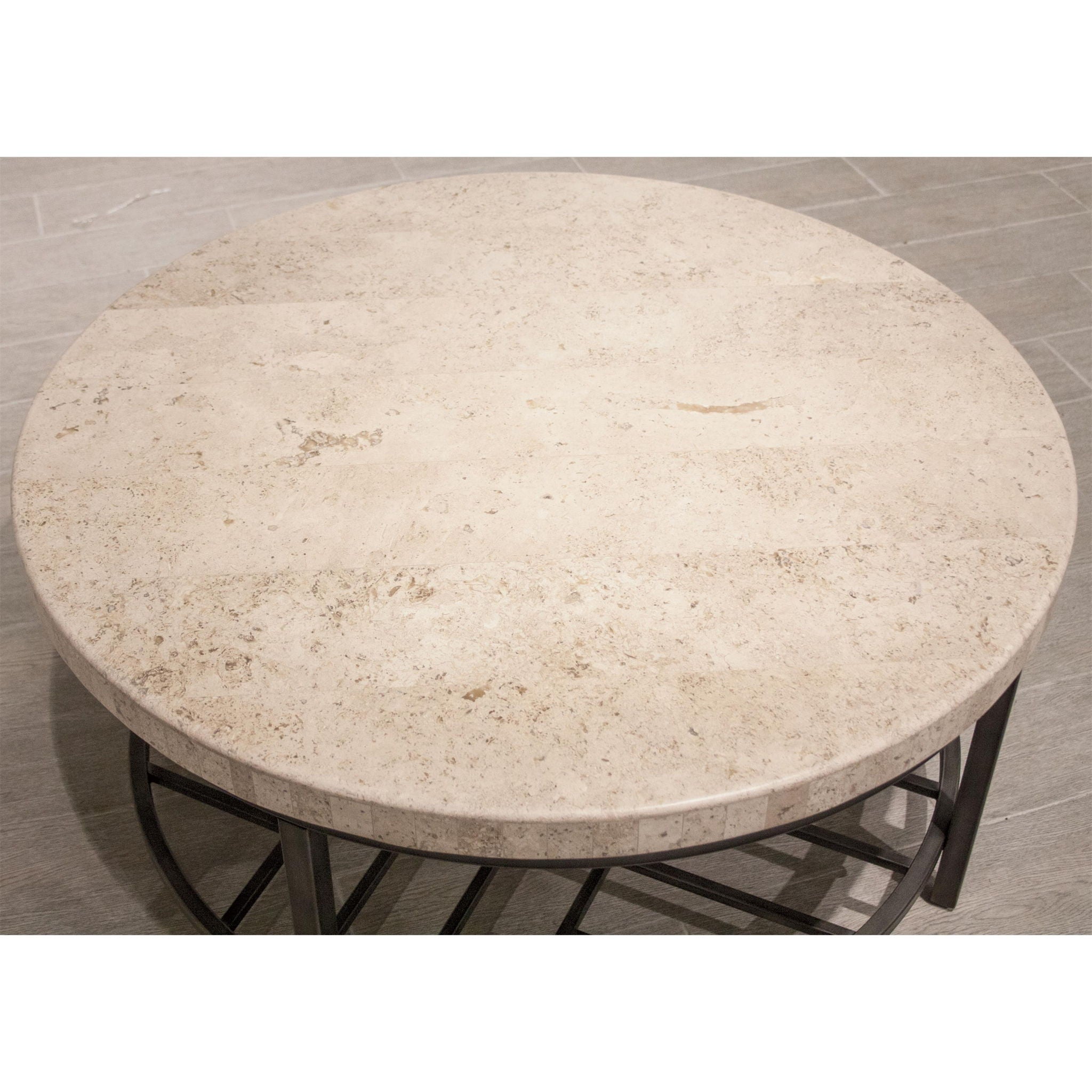 Capri - Round Table