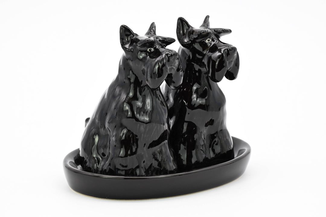 SP908 SALT AND PEPPER SHAKER Black Scottish terrier