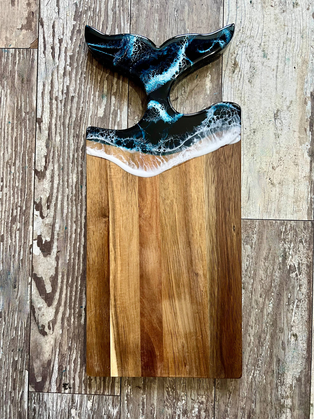 Whale Tail cheese board Acacia Wood: Ocean