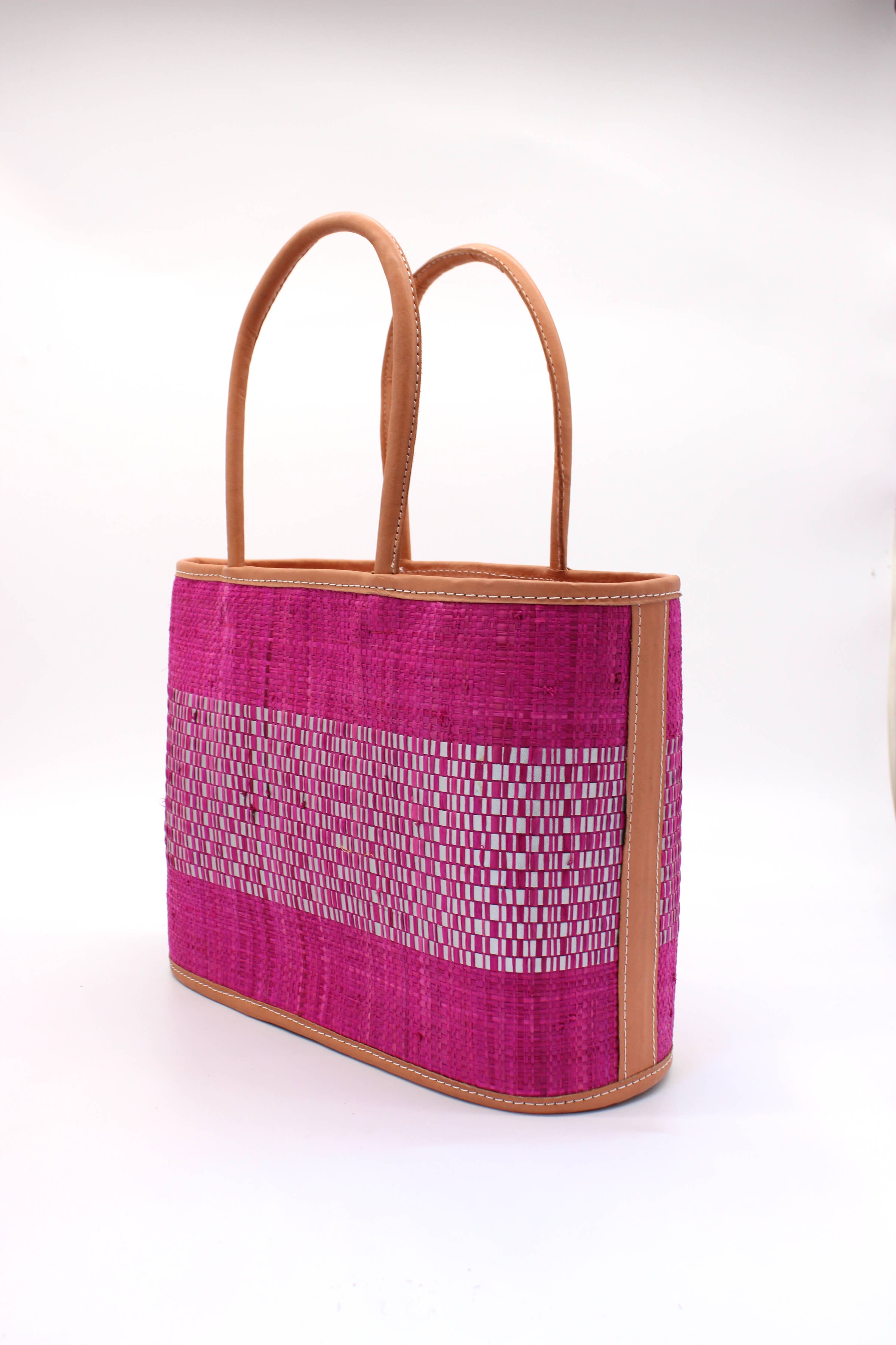 Wynwood Straw Tote Handbag with Metallic Detailing: Blue / Large